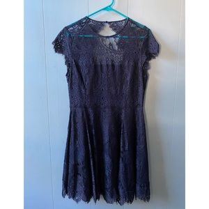 BB Dakota Navy Women’s Lace Dress